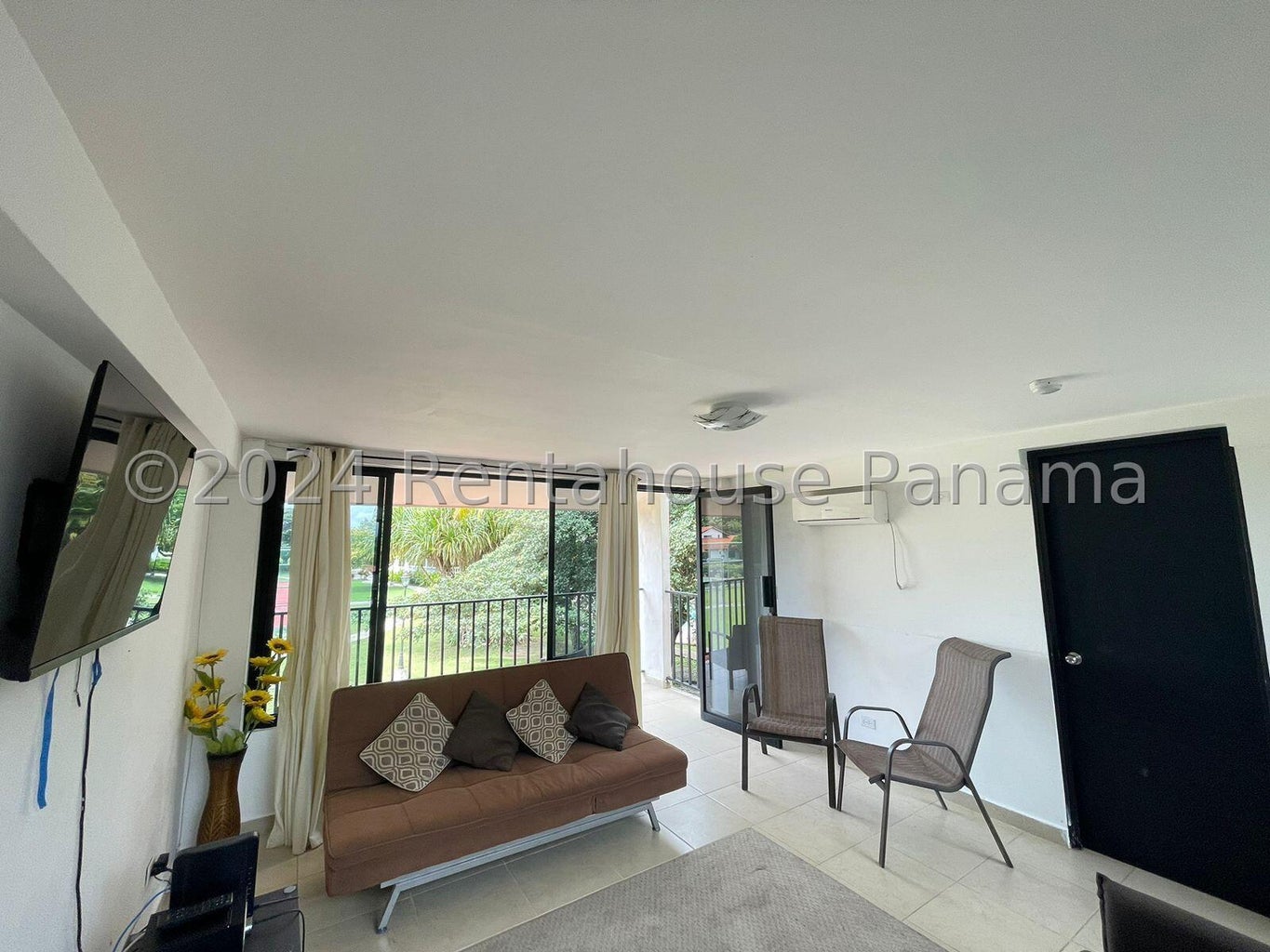 Exclusive brand new apartment